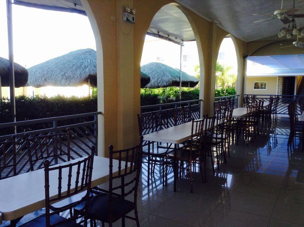 Ukl Ever Resort Hotel Laoag Buitenkant foto