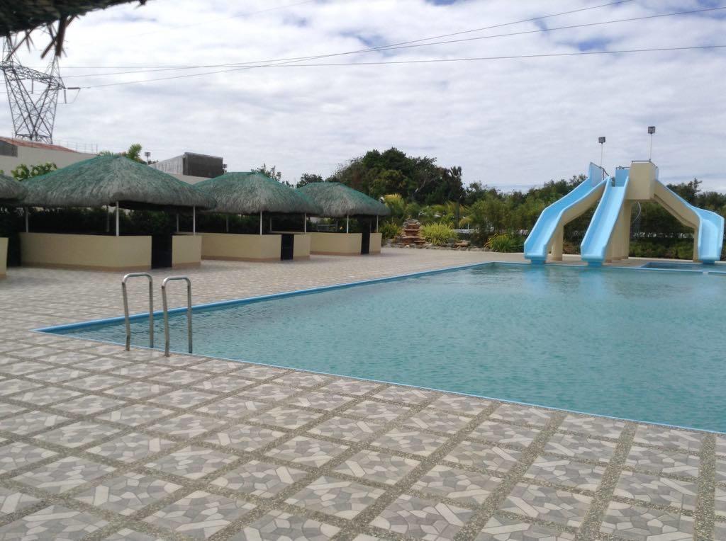 Ukl Ever Resort Hotel Laoag Buitenkant foto